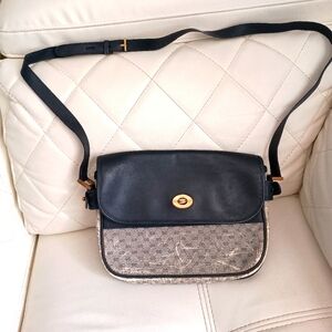 Authentic Vintage Gucci GG Monogram Micro Guccissima Kiss Lock Shoulder Crossbod